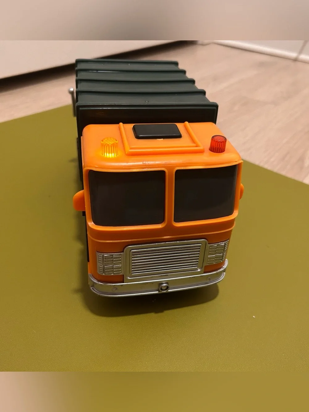 Tonka Protect Preserve Recycling Garbage Truck Orange Green Lights & Sounds 2010